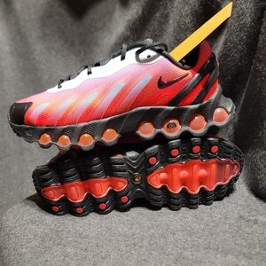 Nike Air Max DN8 sneaker 6.5Y/ 8W